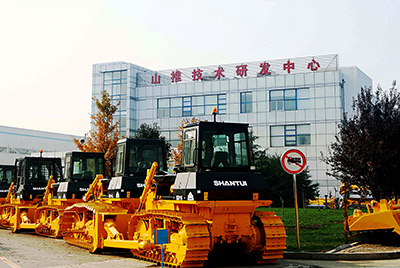 2009年，山推研發(fā)中心被國家人事部批準(zhǔn)設(shè)立博士后科研工作站，同年召開首屆科技創(chuàng)新大會(huì)。